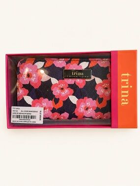 Trina Turk • Large Zip Around Wallet All Over Narcissus Floral • NWT Gift Boxed